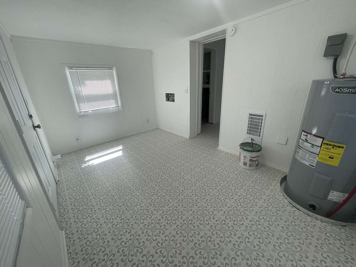101 Dickson Ave #1