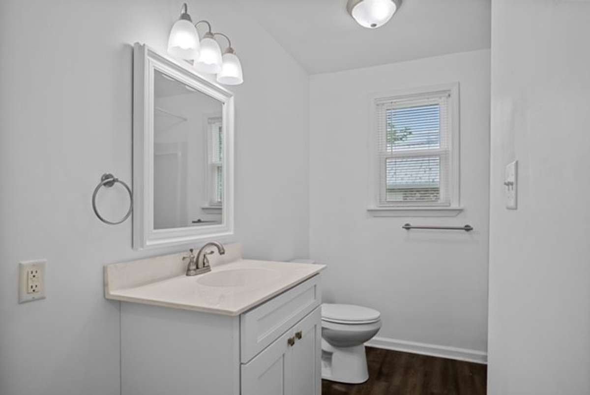 101 Dickson Ave #2
