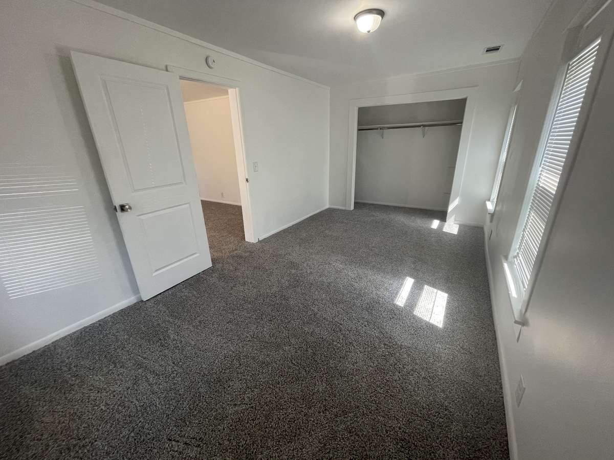 101 Dickson Ave #1 - Bedroom 1