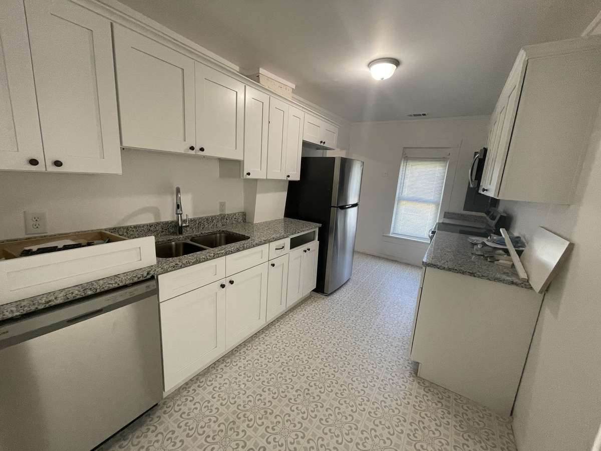 101 Dickson Ave #1