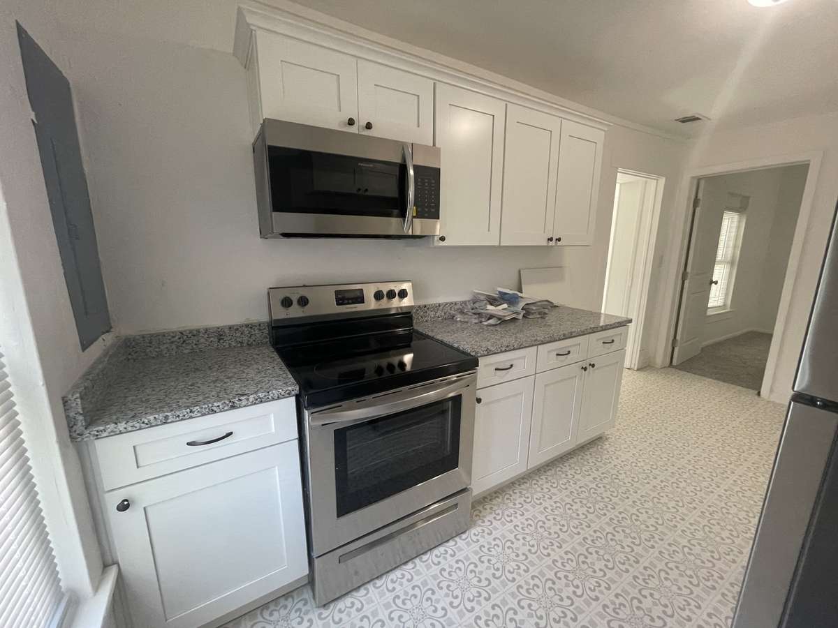 101 Dickson Ave #1