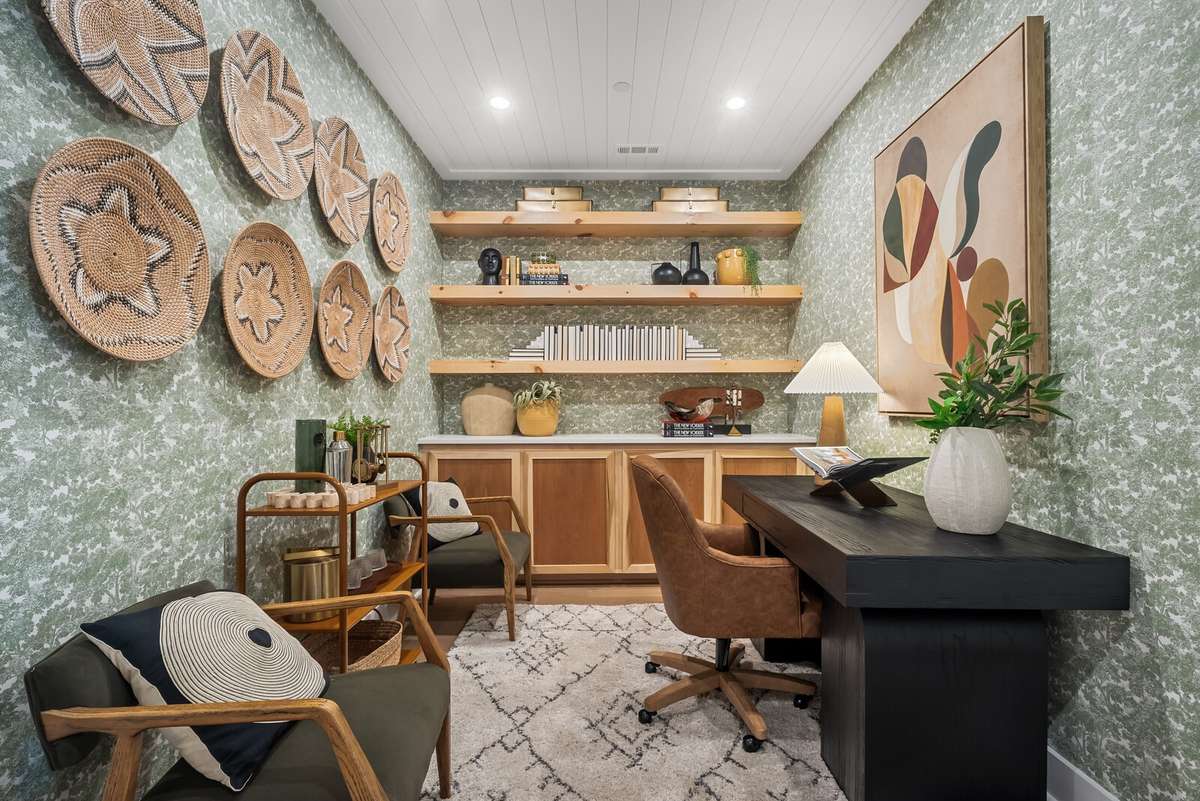 Photos shown are of a model home and are for illustrative purposes only. Features, finishes, colors, and options will vary from the actual home.