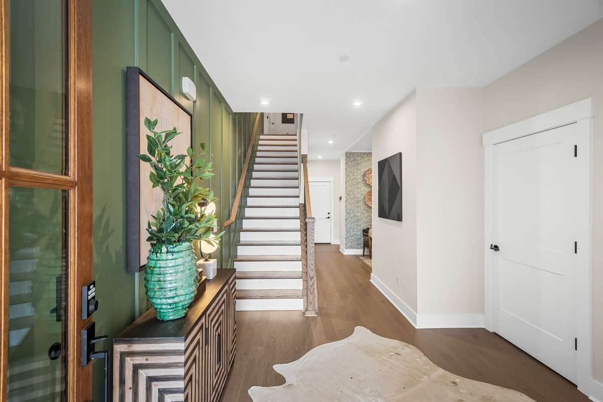 Photos shown are of a model home and are for illustrative purposes only. Features, finishes, colors, and options will vary from the actual home.