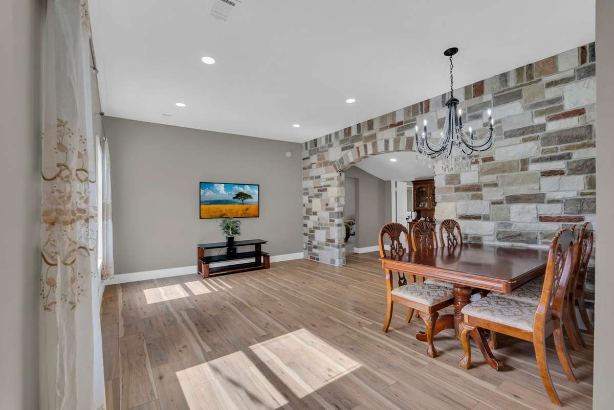 Family Living Room / Dinning Room