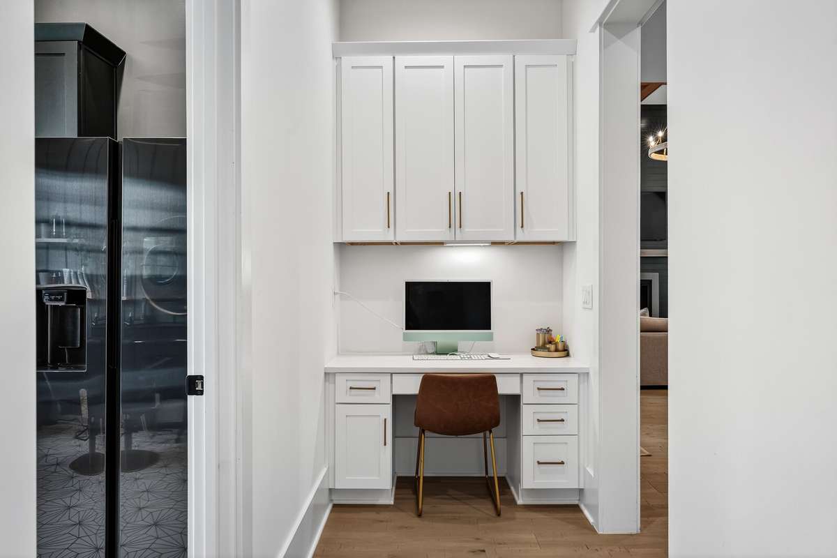 Built-In Office Niche