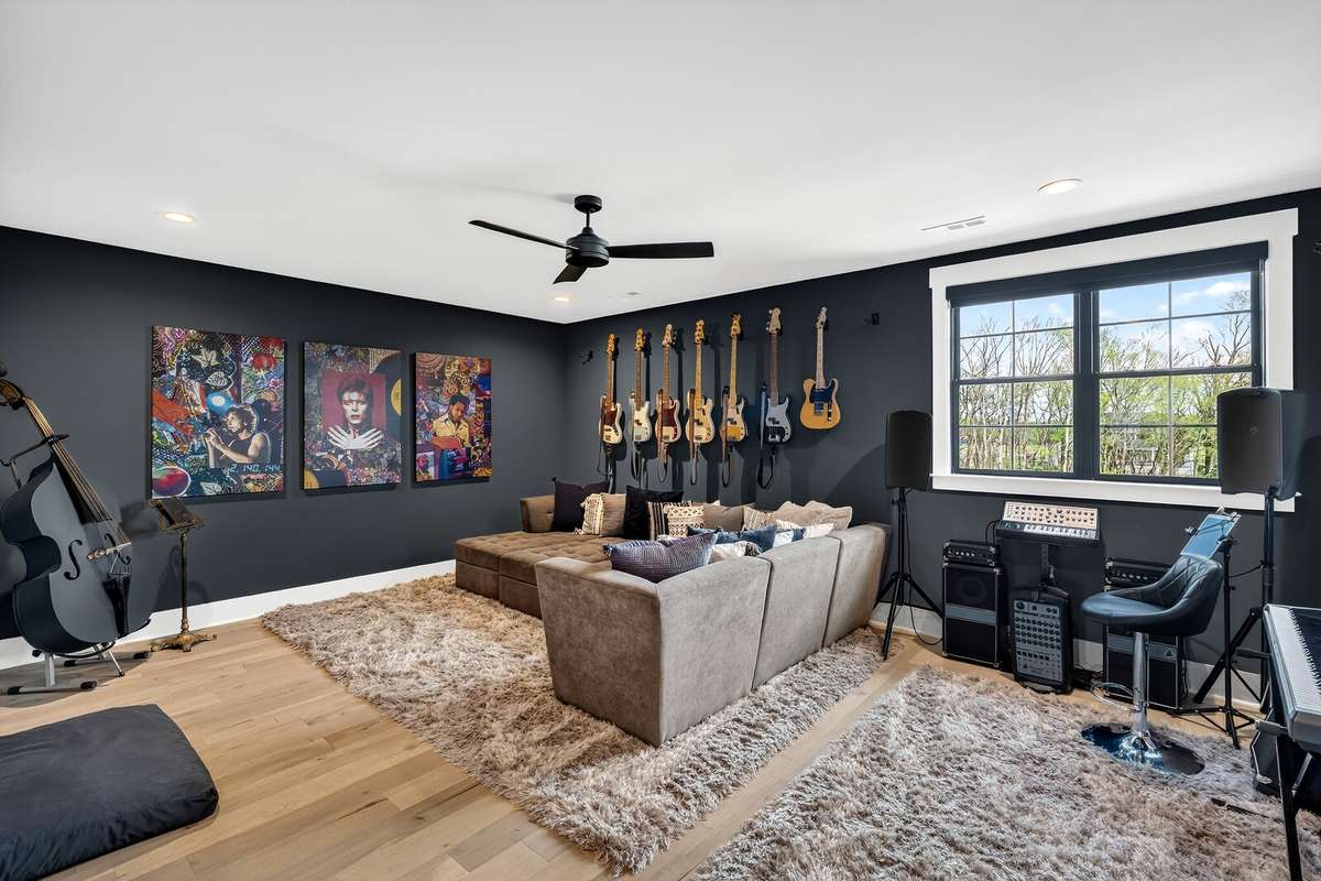 Upstairs Bonus Room