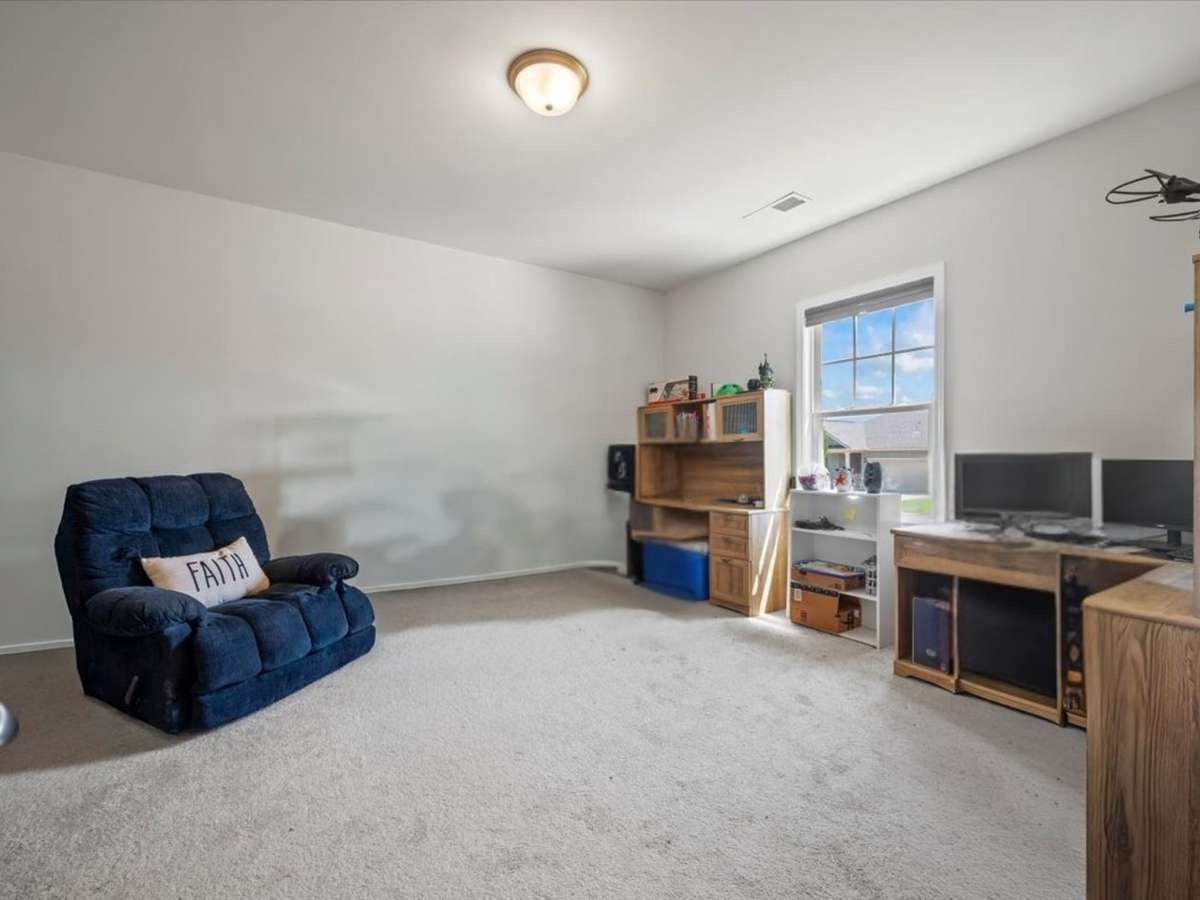 Office/ Flex Space - Virtually enhanced