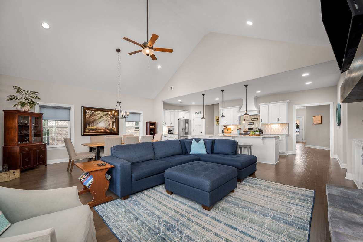 View of the entire space - makes you want to move in immediately!!