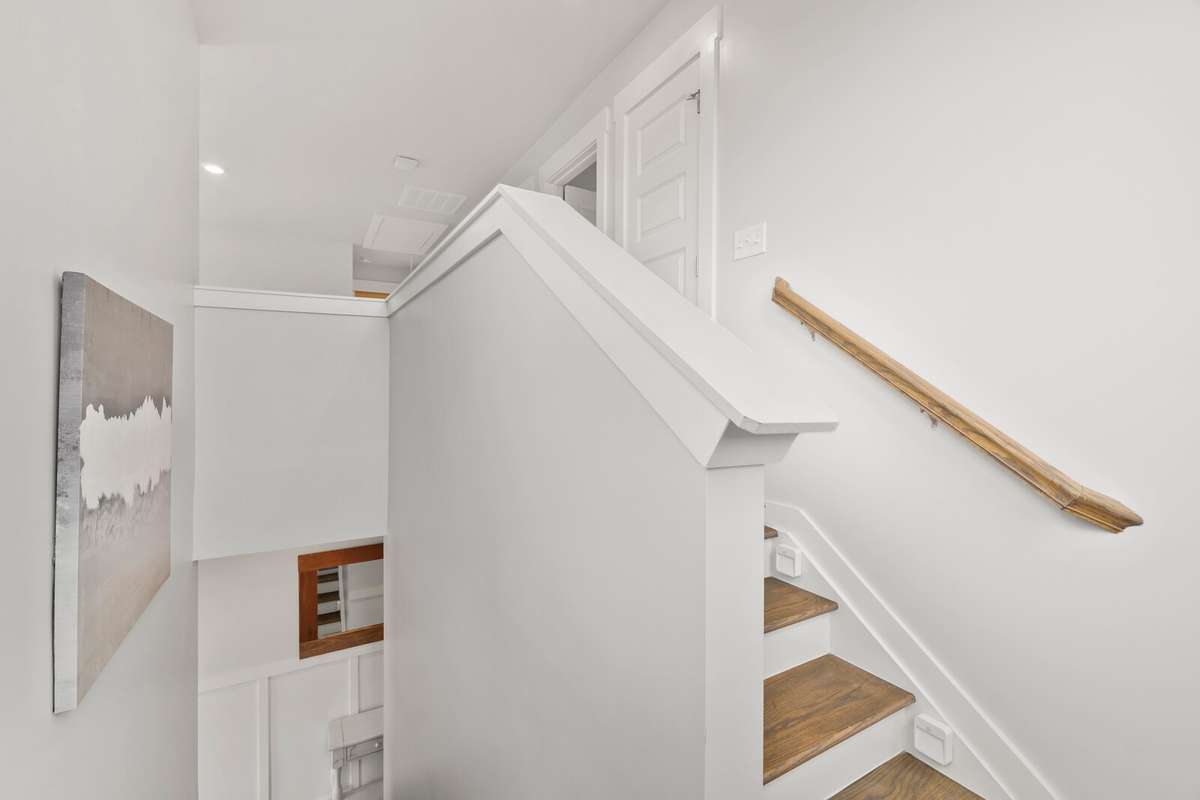 Real wood on the split staircase