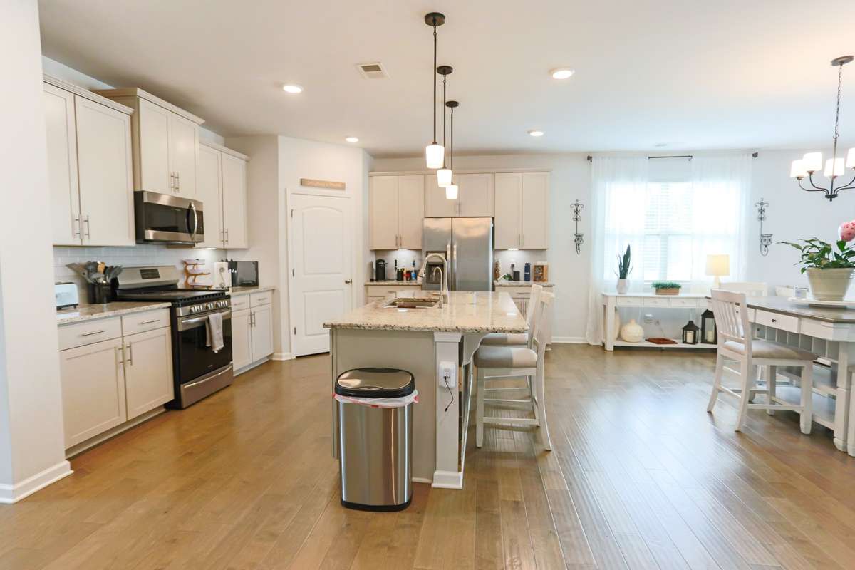 Stainless steel appliances & walk in pantry