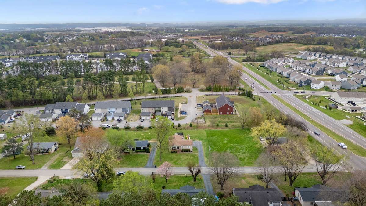 Conveniently located for shopping and Dining or access to I-65