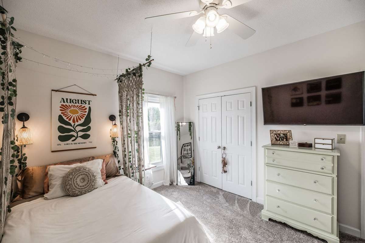 2nd Bedroom.