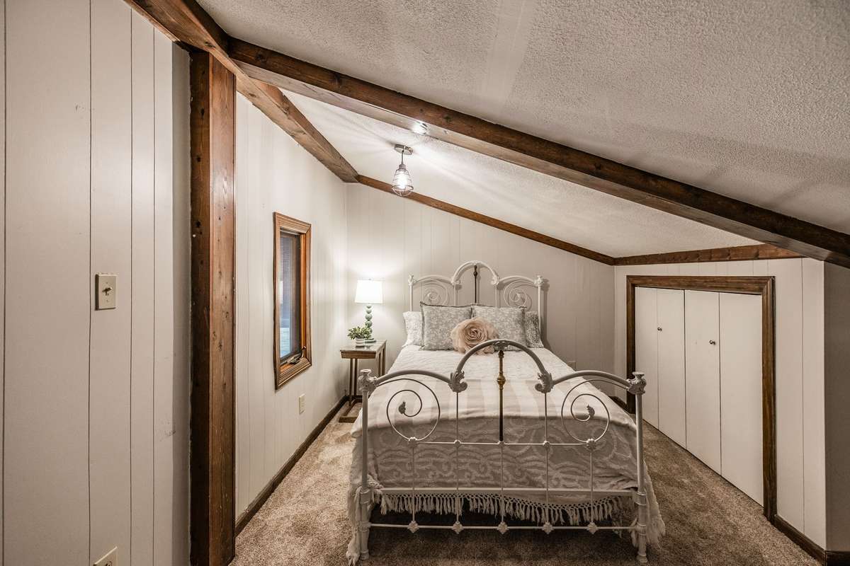 Loft bedroom.