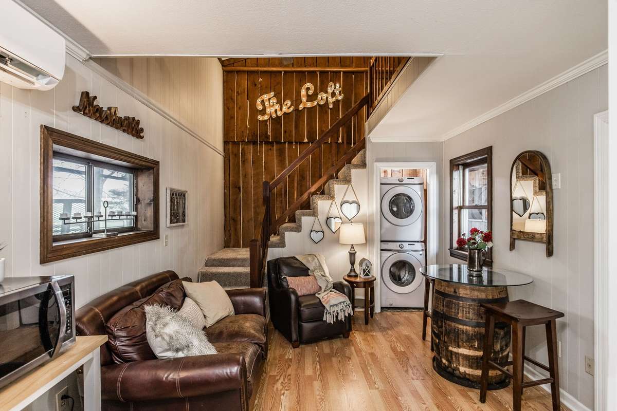The loft apartment located in the barn is just adorable.