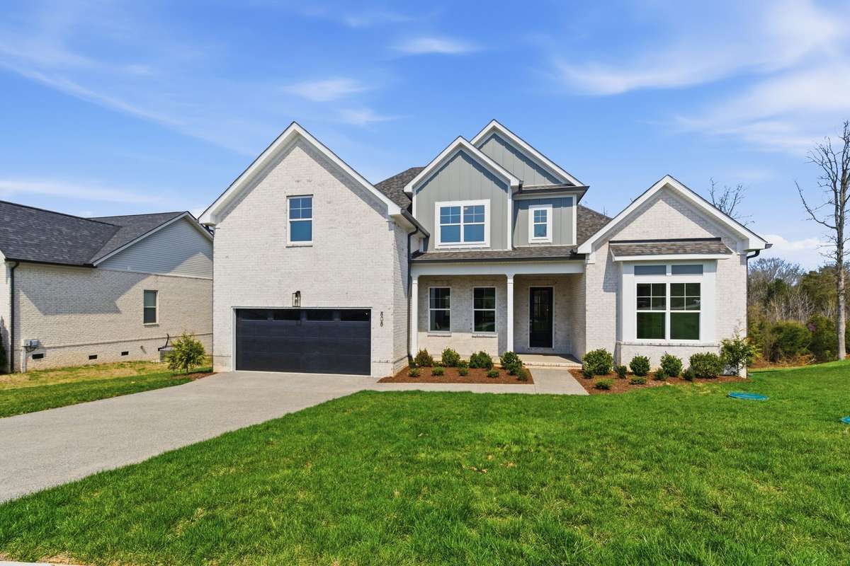 Welcome to 808 Saddle Ridge Drive!