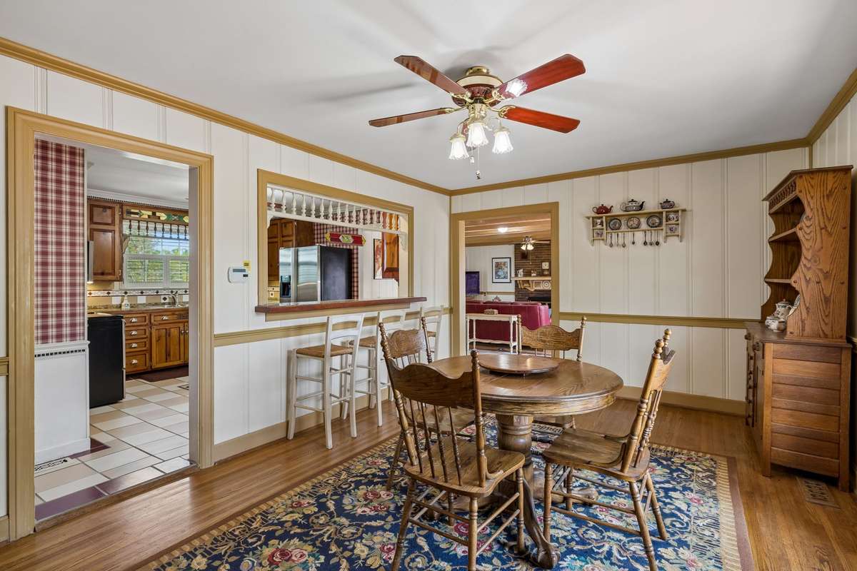 Breakfast nook.