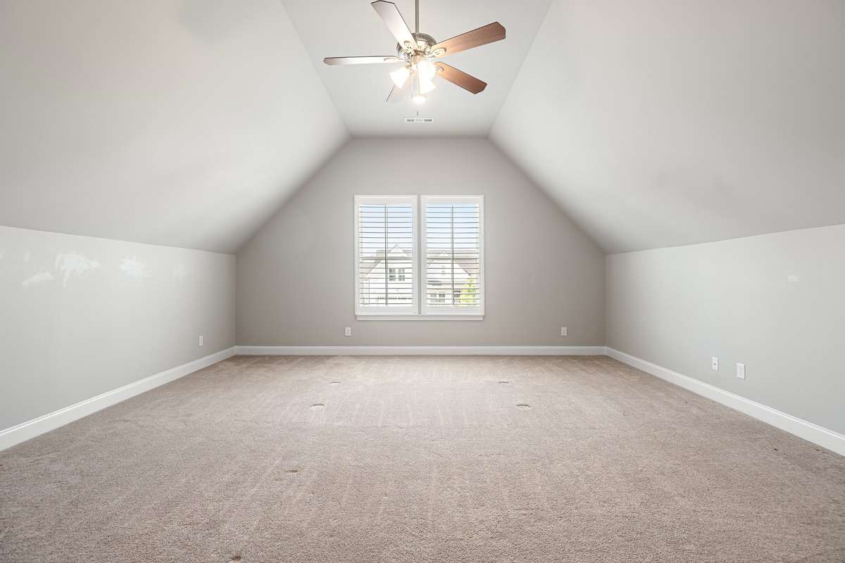 Large Bonus Room