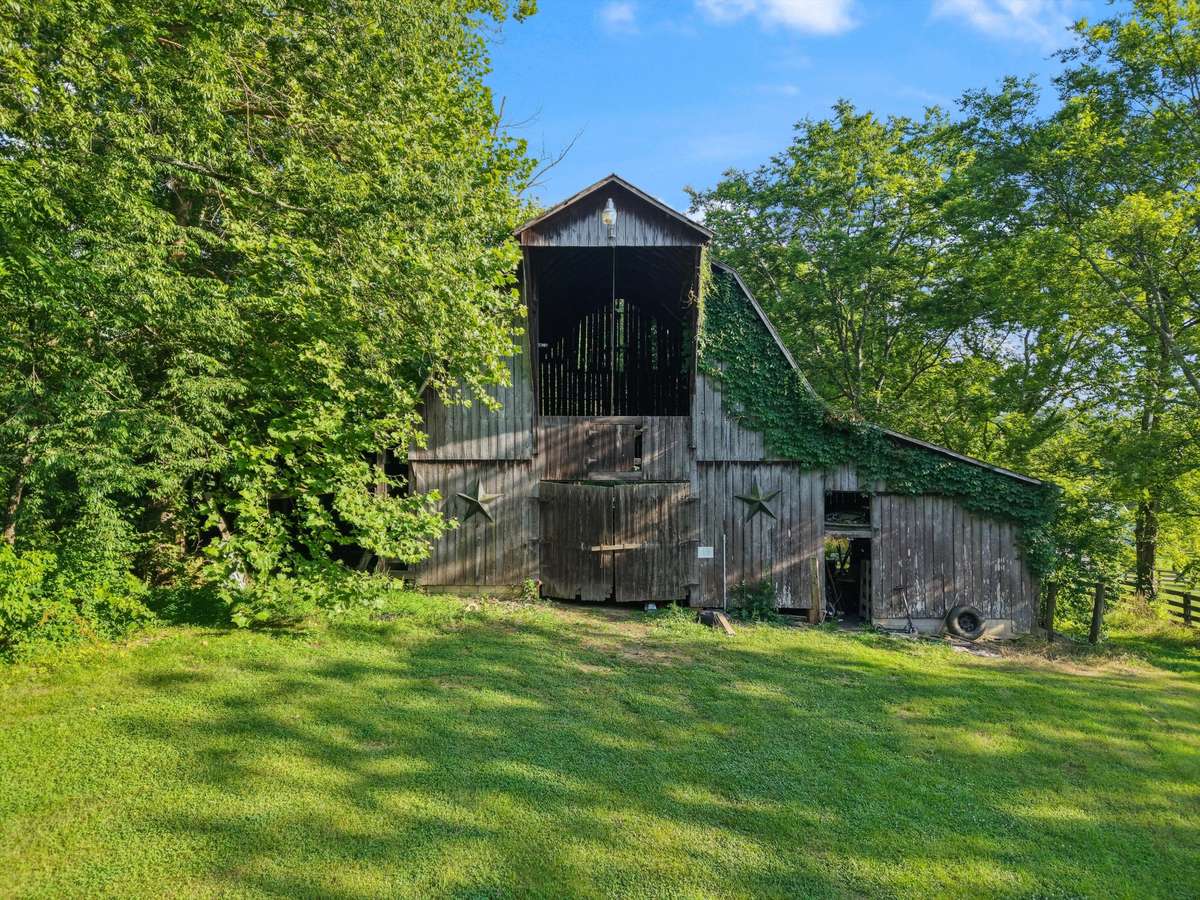 Old tobacco barn, currently used for storage