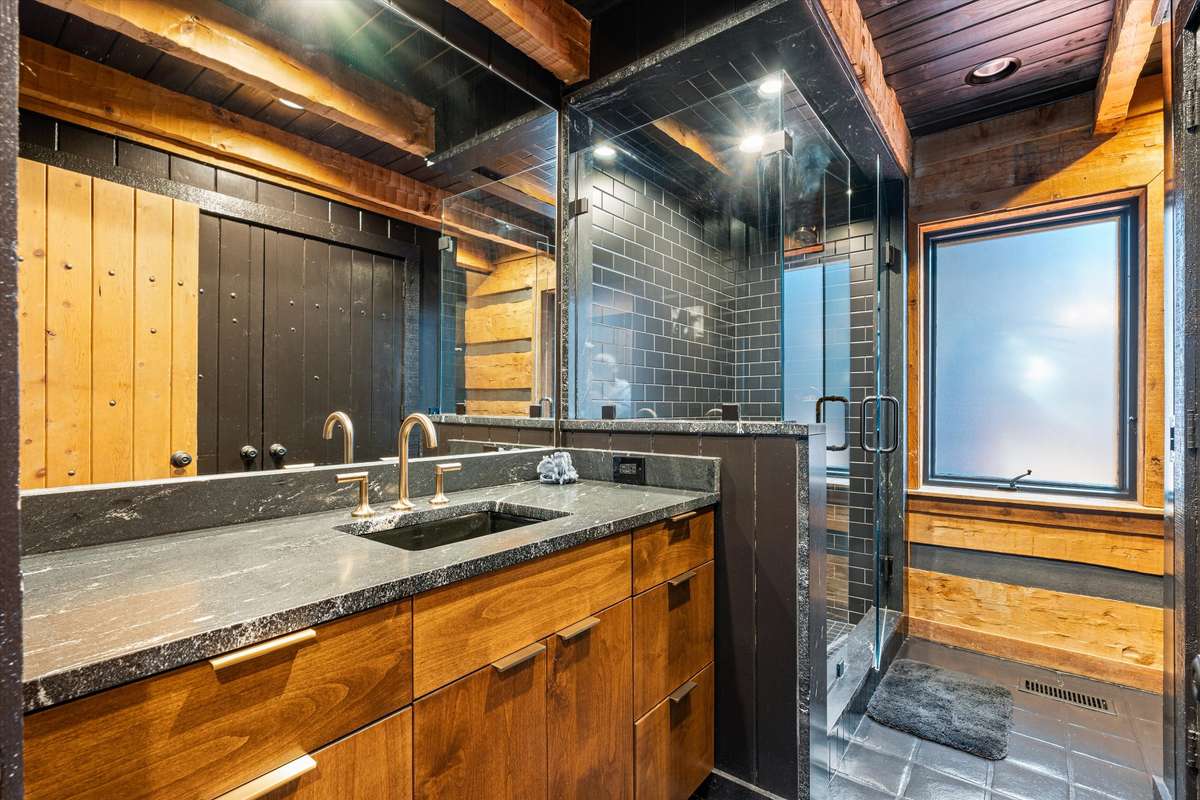 Bathroom for bedroom 2 and 3