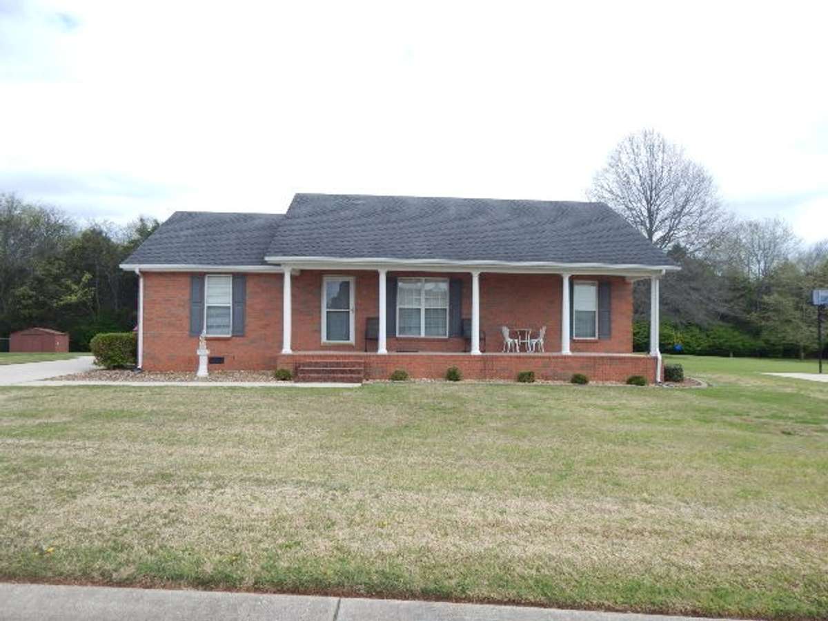Roof age is approx. 2019