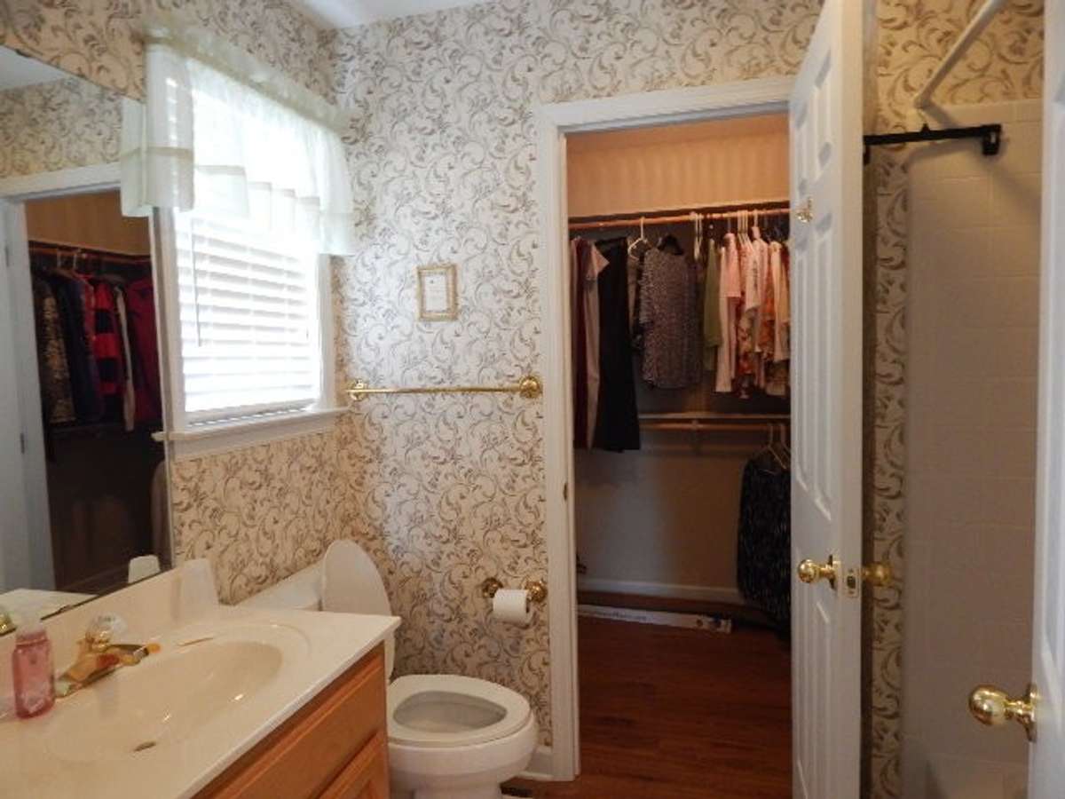 Walk in closet and full bath