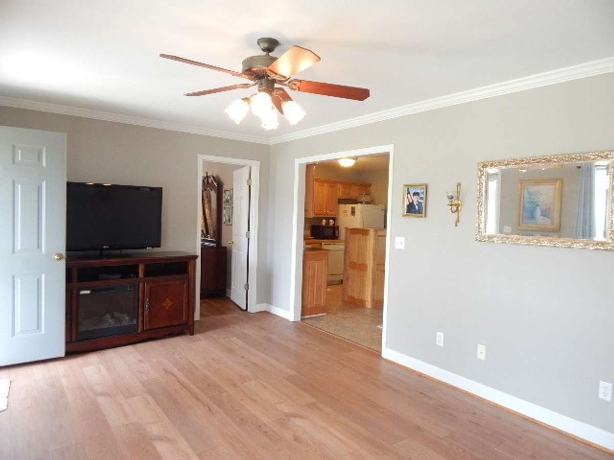 Hardwood floors in LR