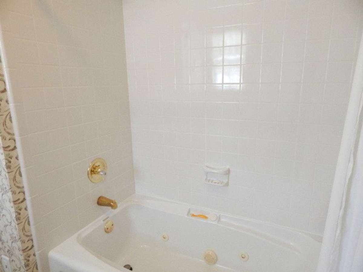 Jacuzzi tub and shower
