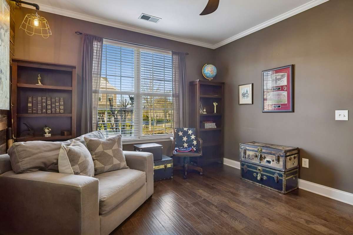 office/5th bedroom