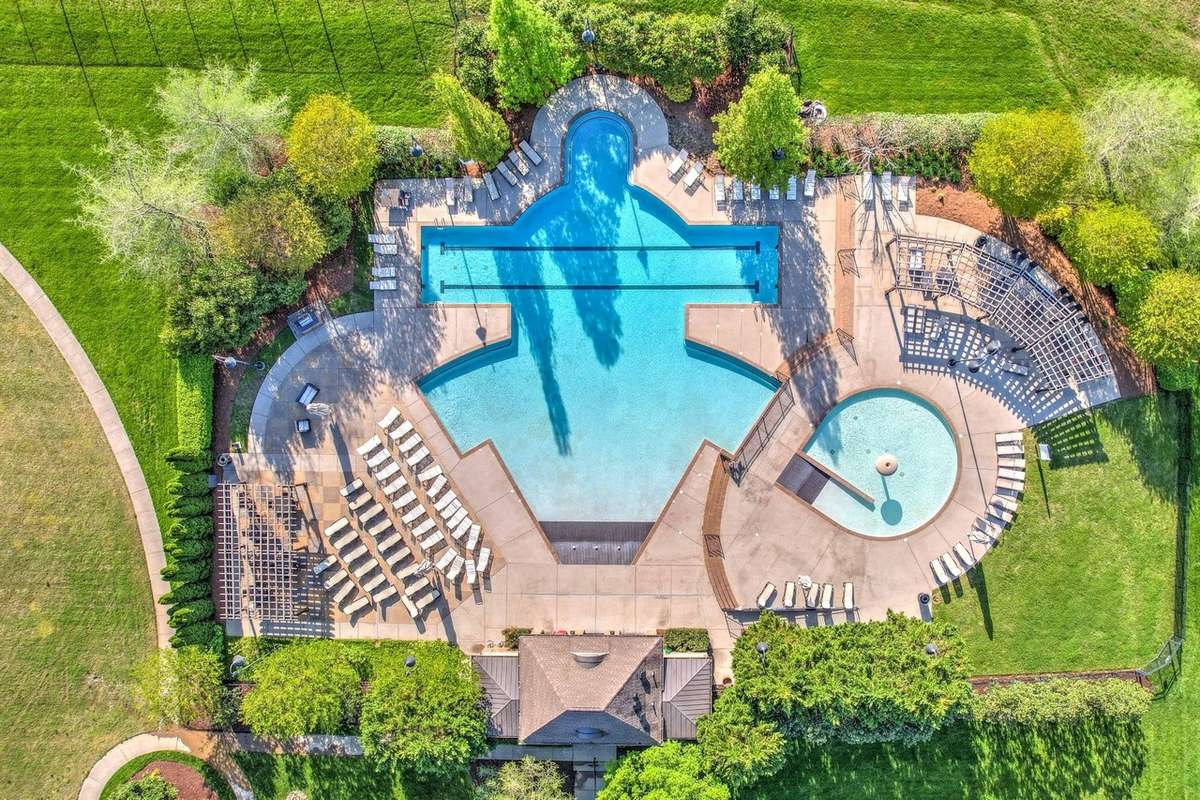 Tollgates amazing pool.
