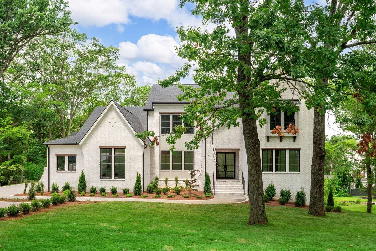 Build the Rutledge plan! Home has not started construction yet and waiting for you to build it! Pick your plan & options & designer finishes!