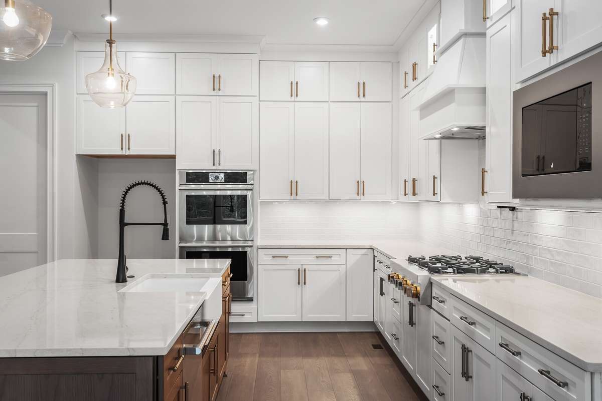 Build the Rutledge plan! Home has not started construction yet and waiting for you to build it! Pick your plan & options & designer finishes!