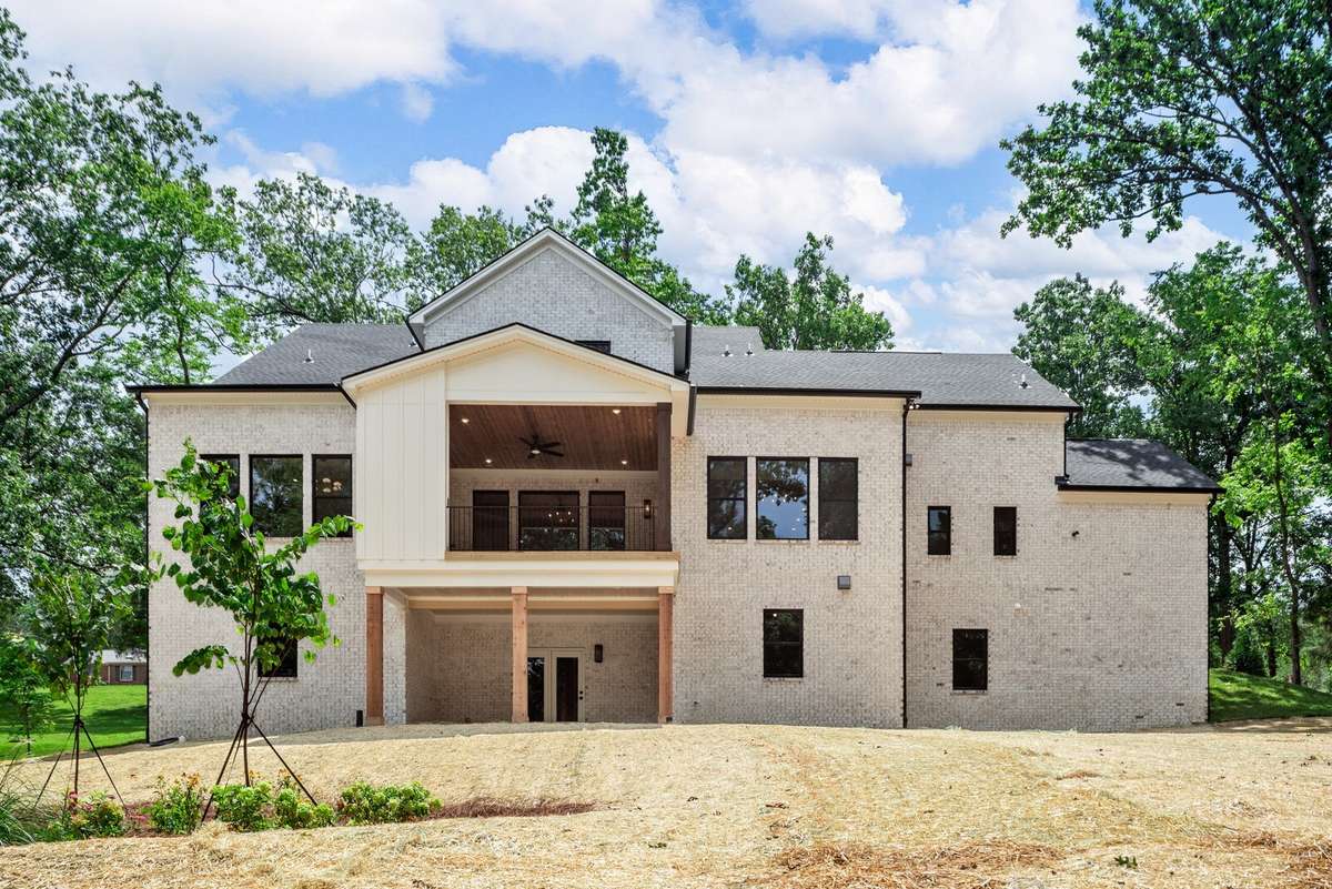 Build the Rutledge plan! Home has not started construction yet and waiting for you to build it! Pick your plan & options & designer finishes!