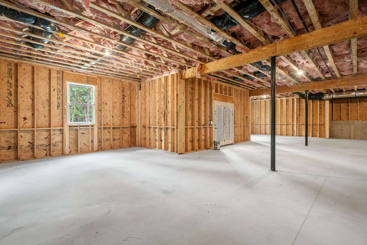 Build the Rutledge plan! Home has not started construction yet and waiting for you to build it! Pick your plan & options & designer finishes!