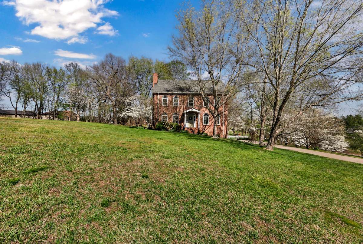 Large, open lawn with room to enjoy the outdoors.