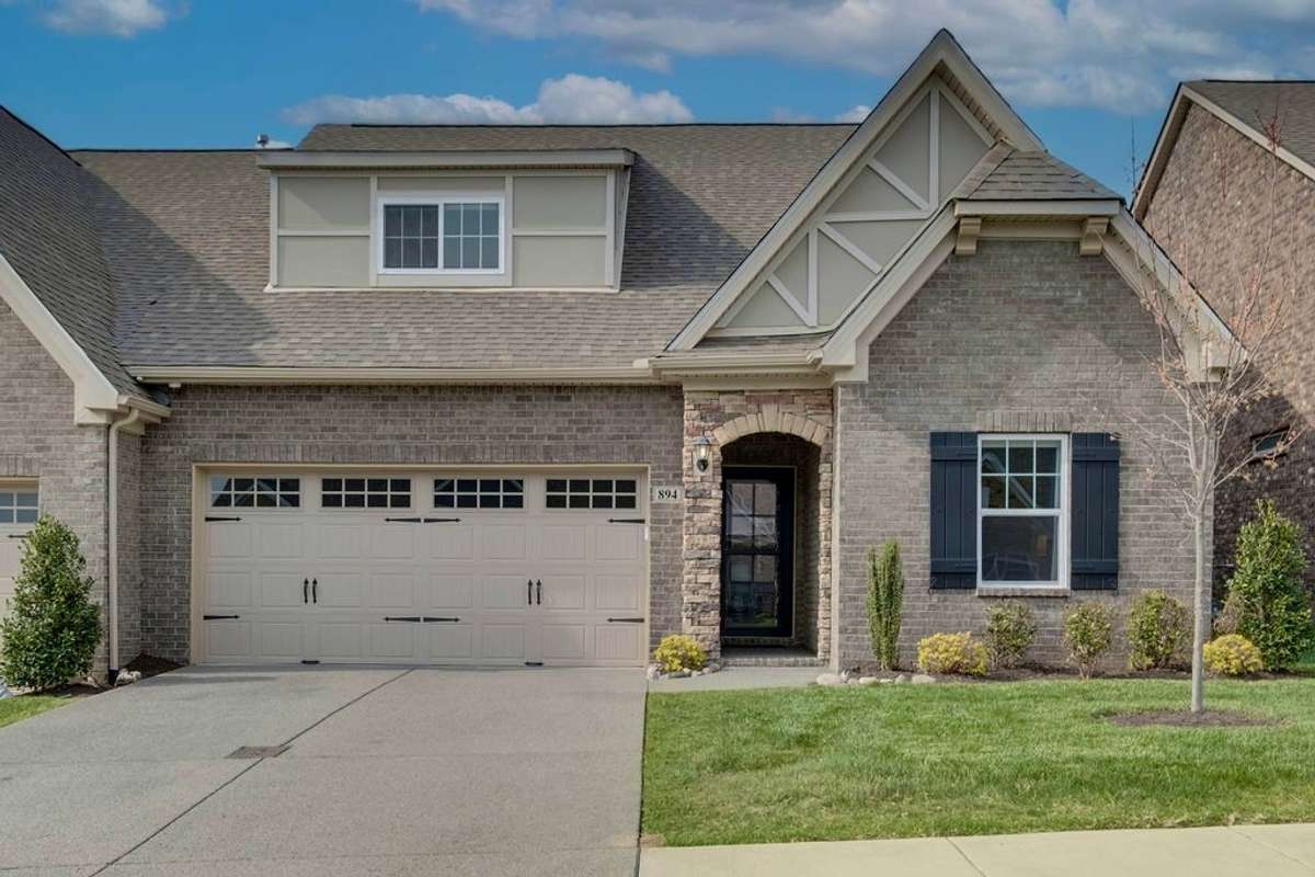 Welcome to 894 Meadowcrest Way!
