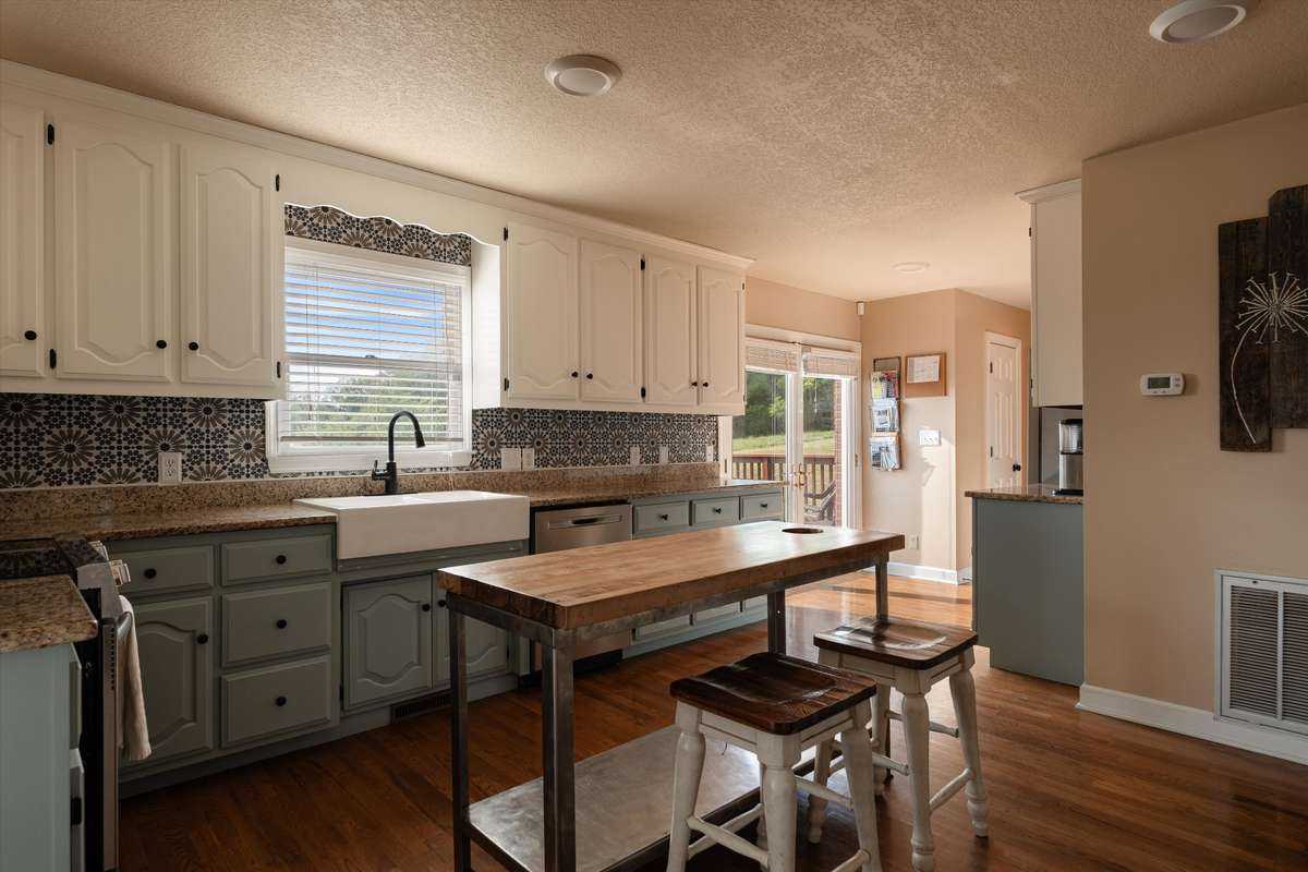 Centrally located kitchen right off foyer and dining room