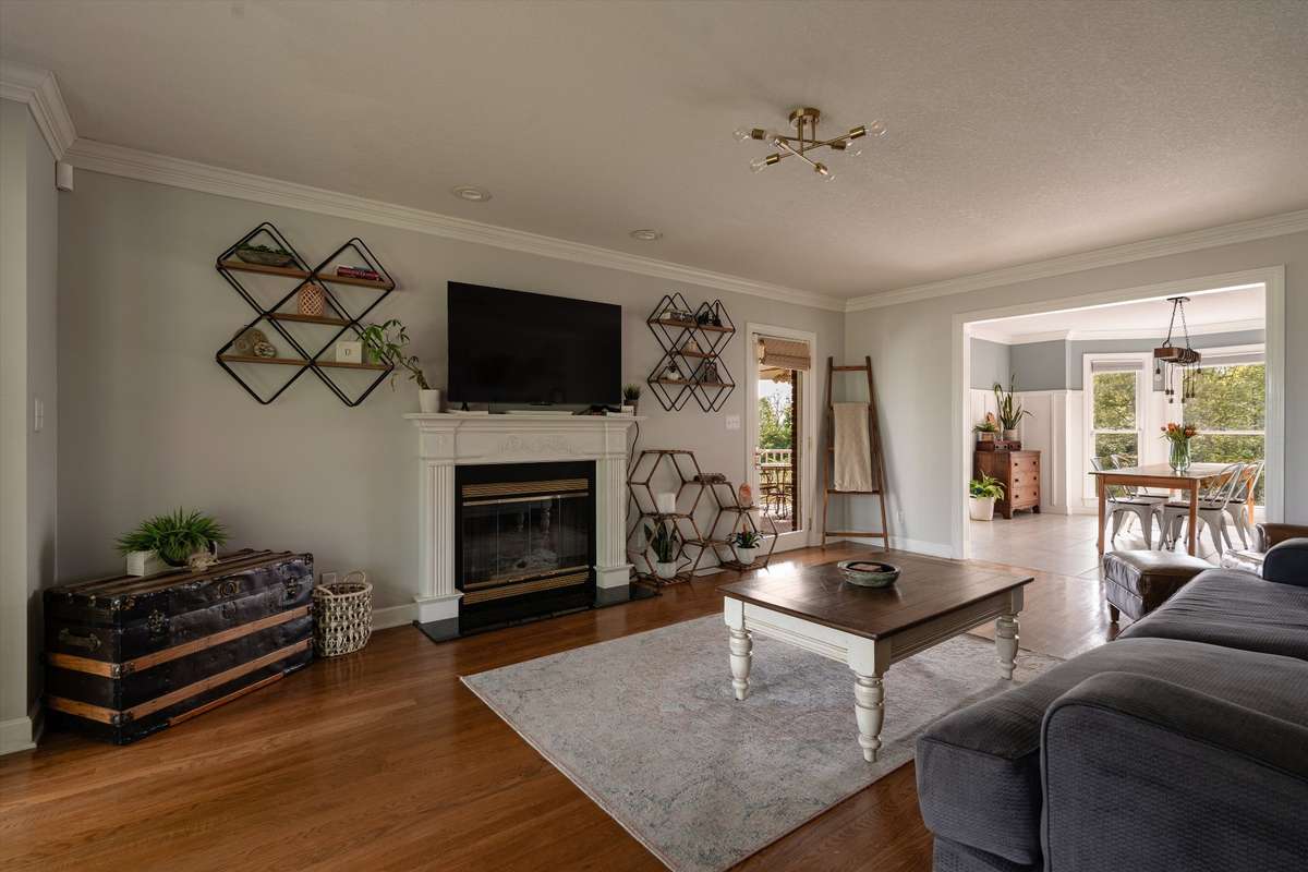Turning left from the front door you find the living room