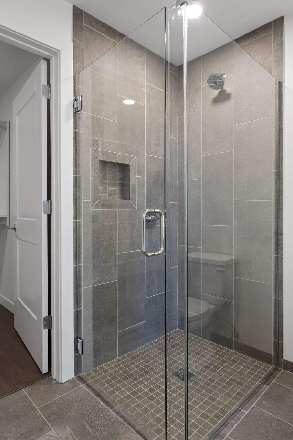 Same floorplan, floor 24