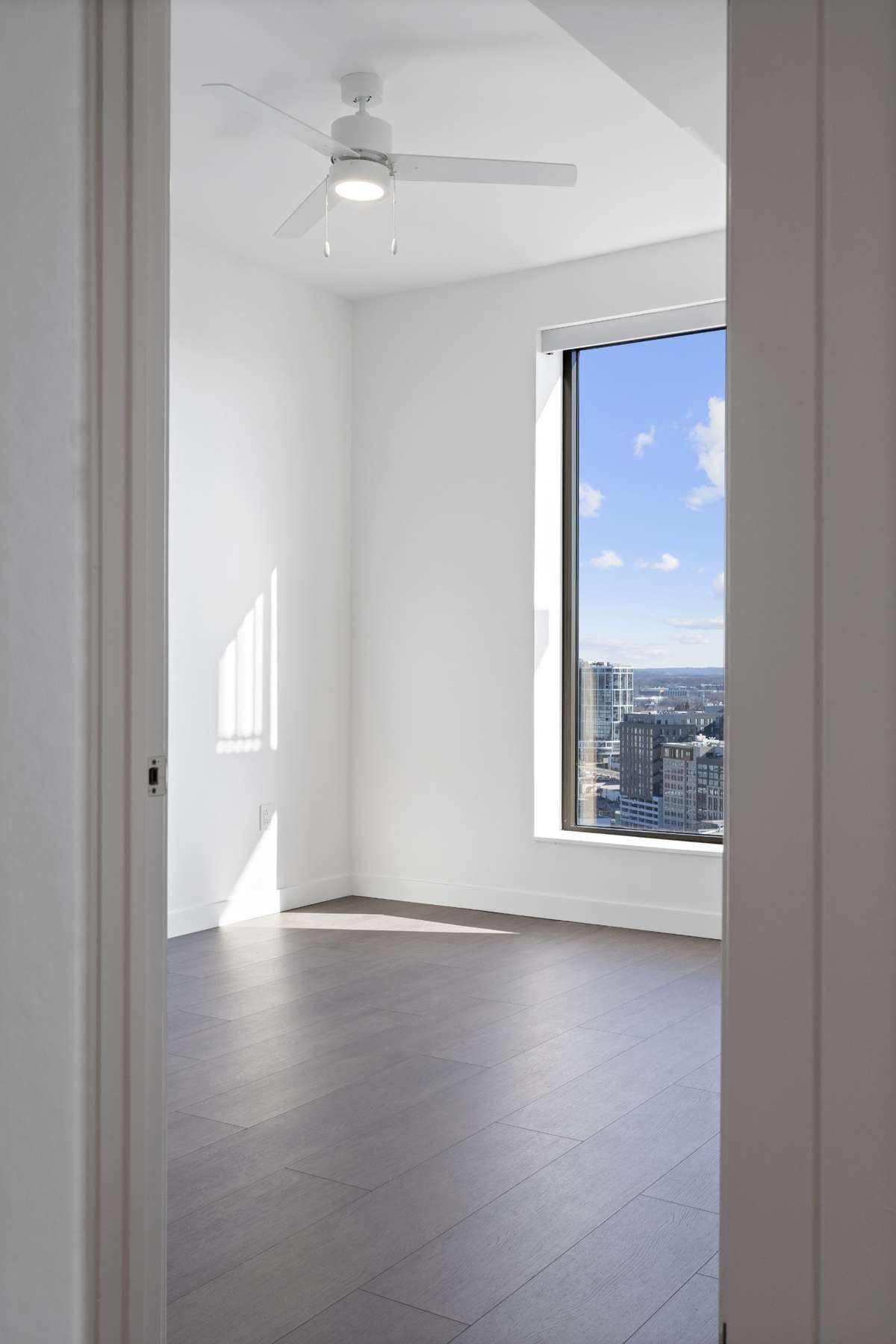 Same floorplan, floor 24