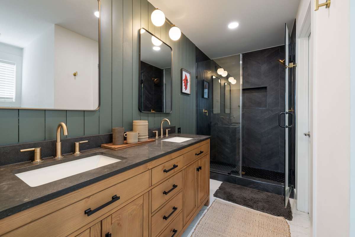 Primary bathroom has been completely updated and is stunning!