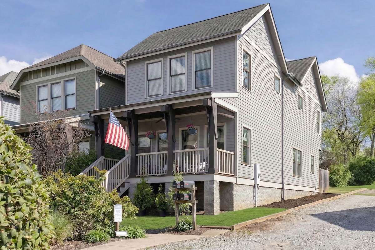 Welcome to 413 Van Buren Street #101, in the heart of Germantown!
**photo is digitally enhanced for landscaping