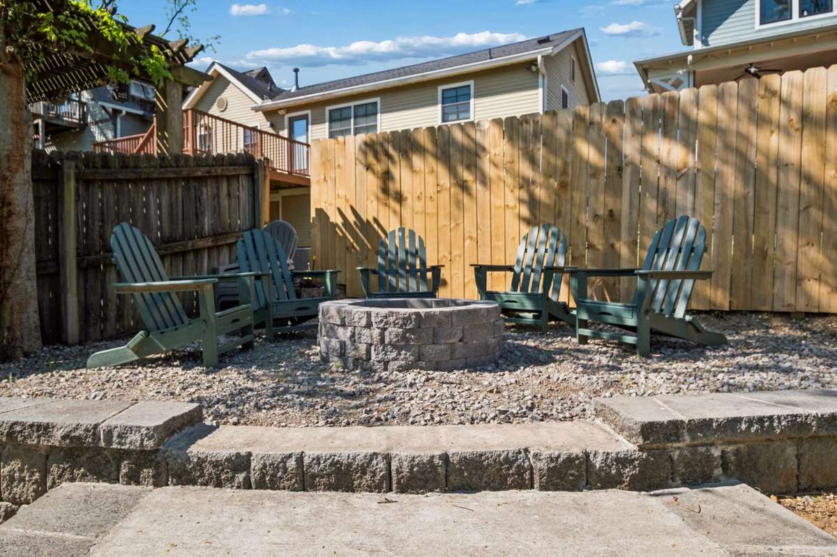 This fire pit is just beckoning for an evening of conversation and s’mores!