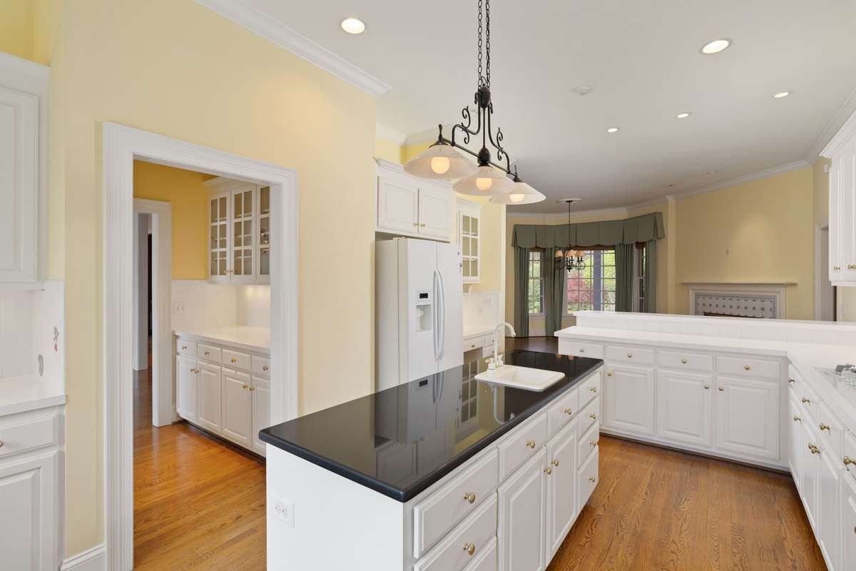 Butler's pantry off of kitchen