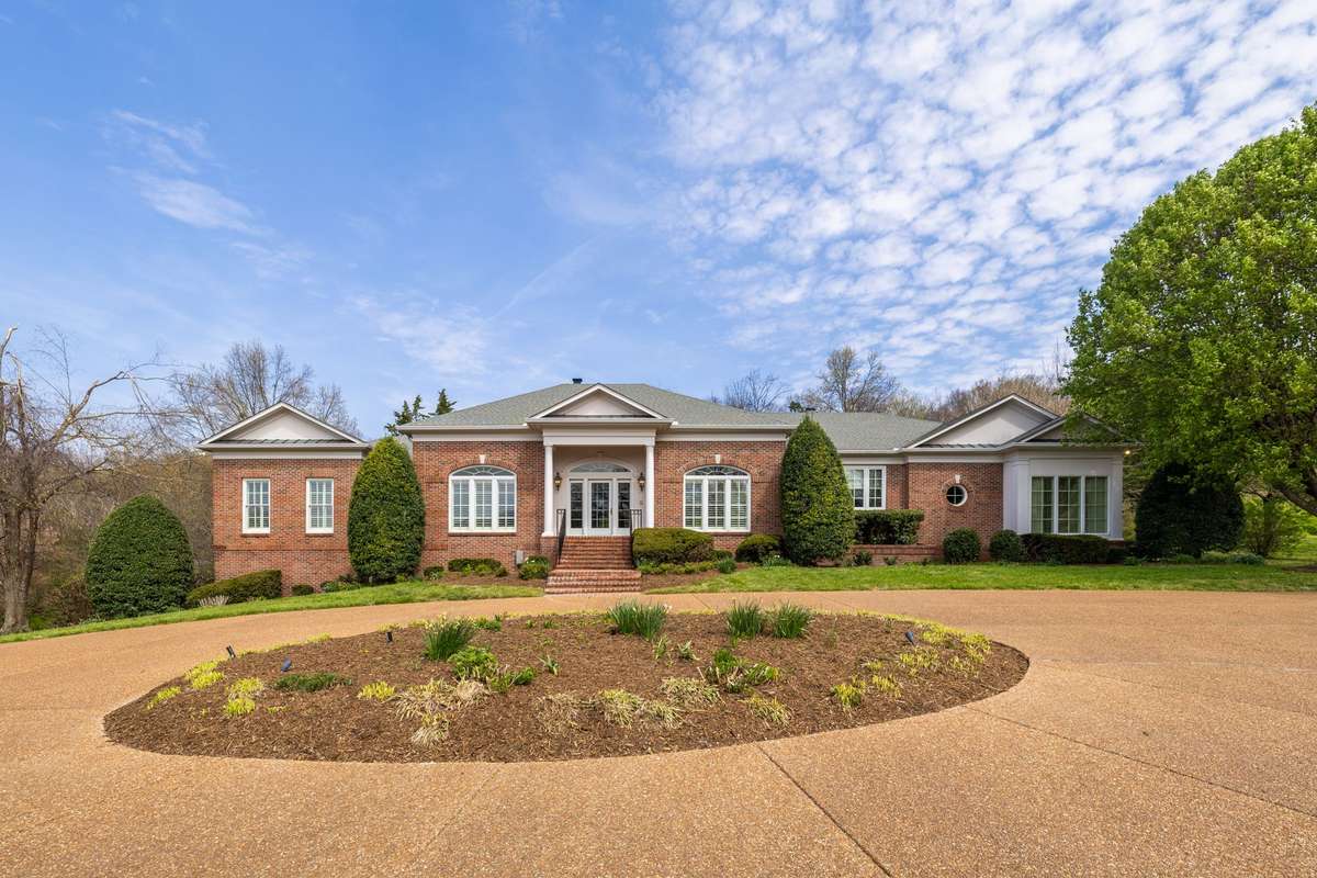 Welcome to this gracious, 4 BR/4/2 BA home on beautifully landscaped 2 acre lot.  Great location close to numerous schools, Green Hills, Belle Meade and Brentwood