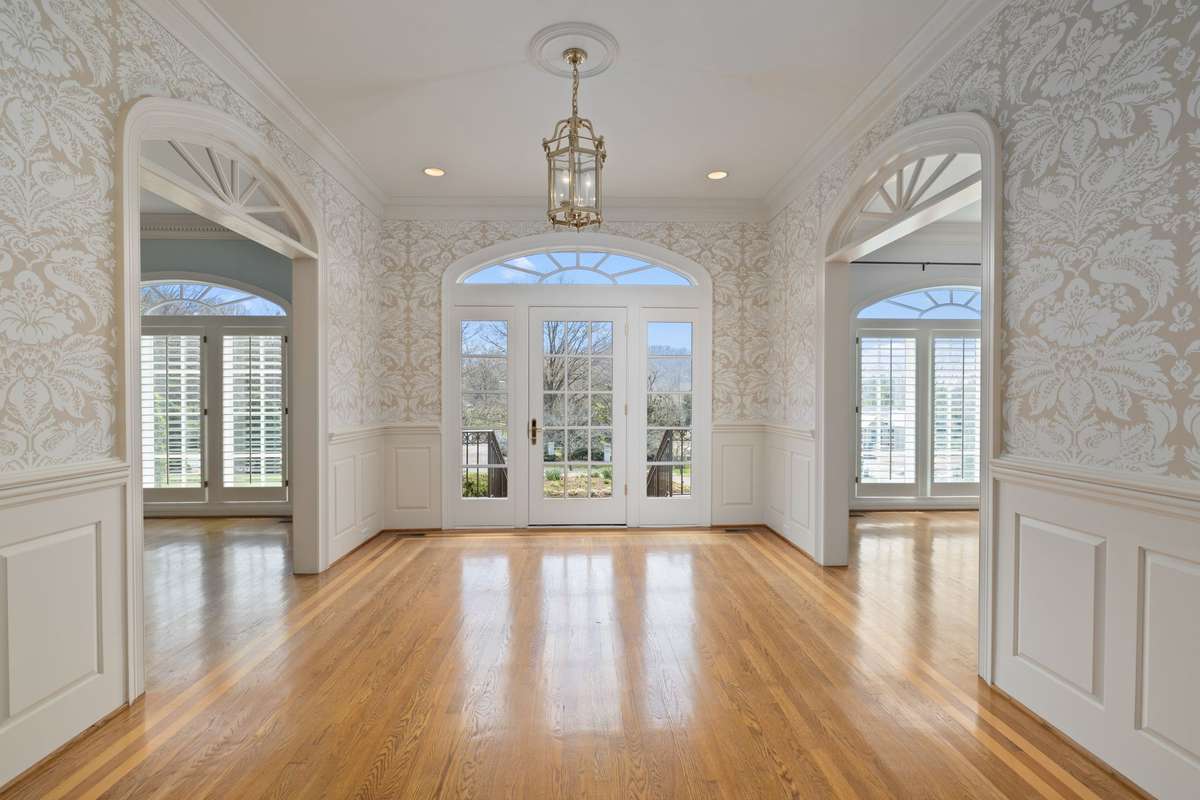 Line of sight from entry way to front door
