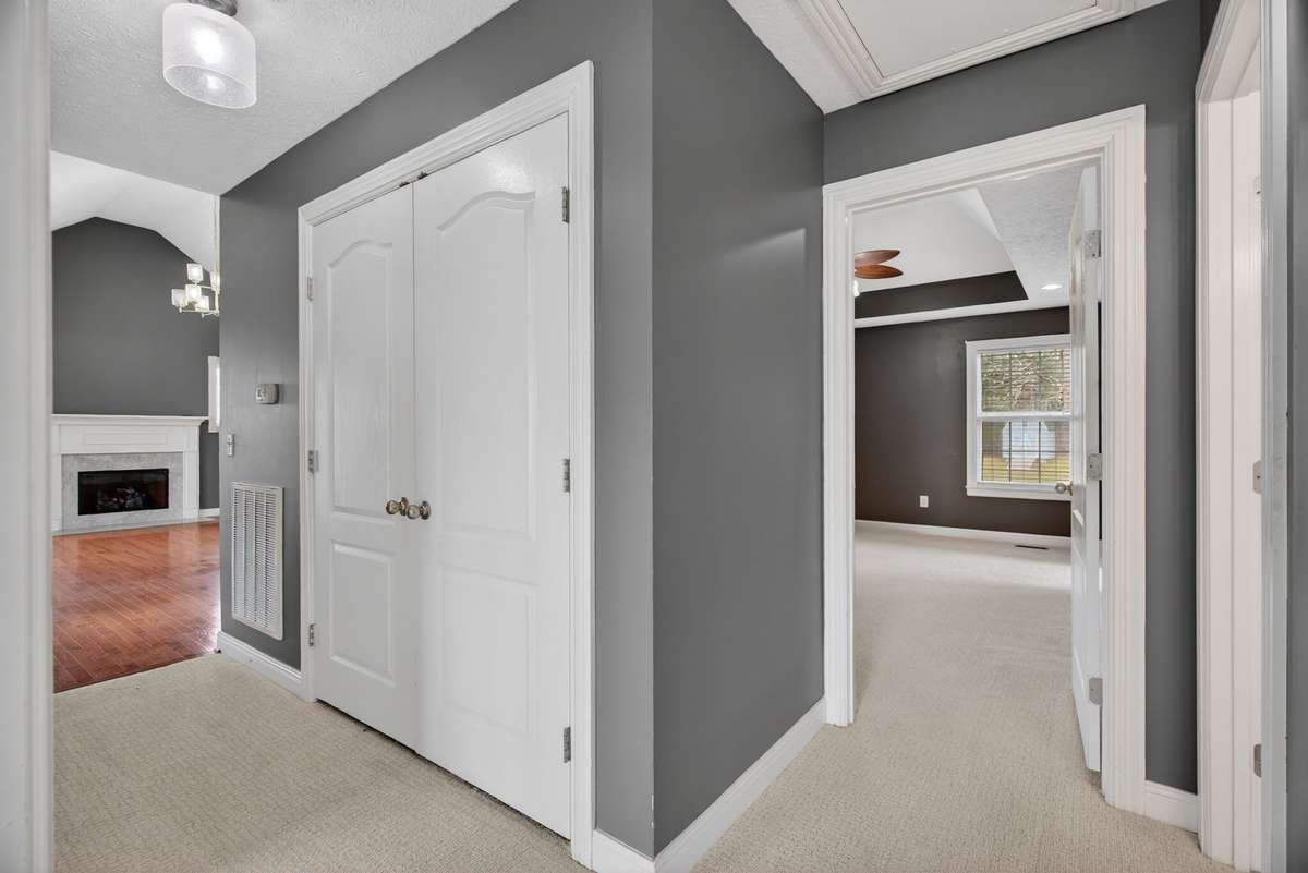 Brand new Stainmaster carpet in Bedrooms.
