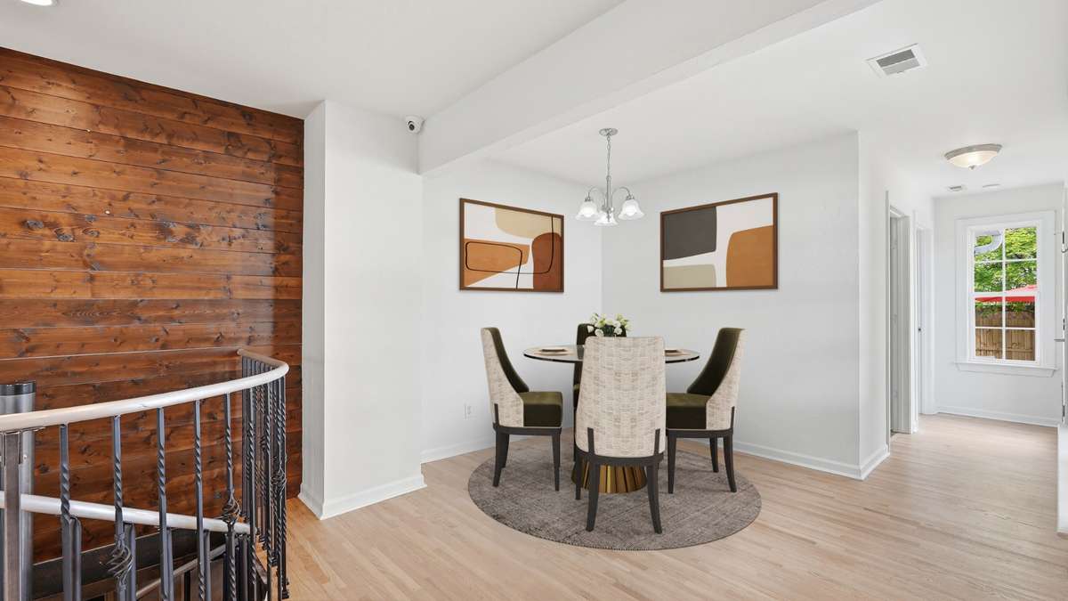 Virtually staged dining room