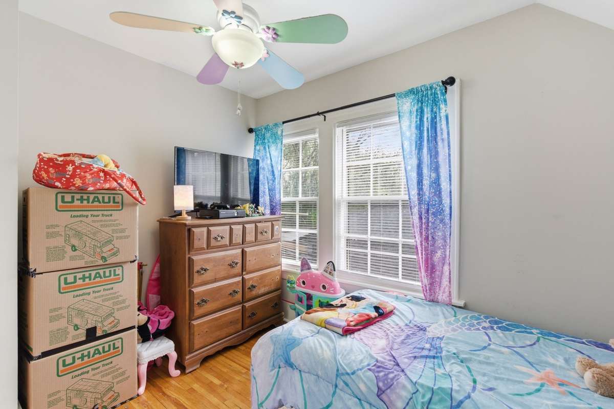 Bedroom 4, second view