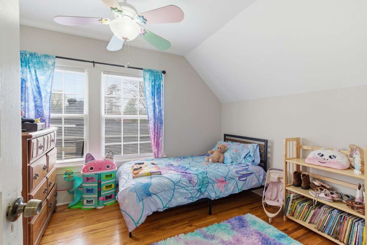 Bedroom 4 in usage but designated as office: no closet
