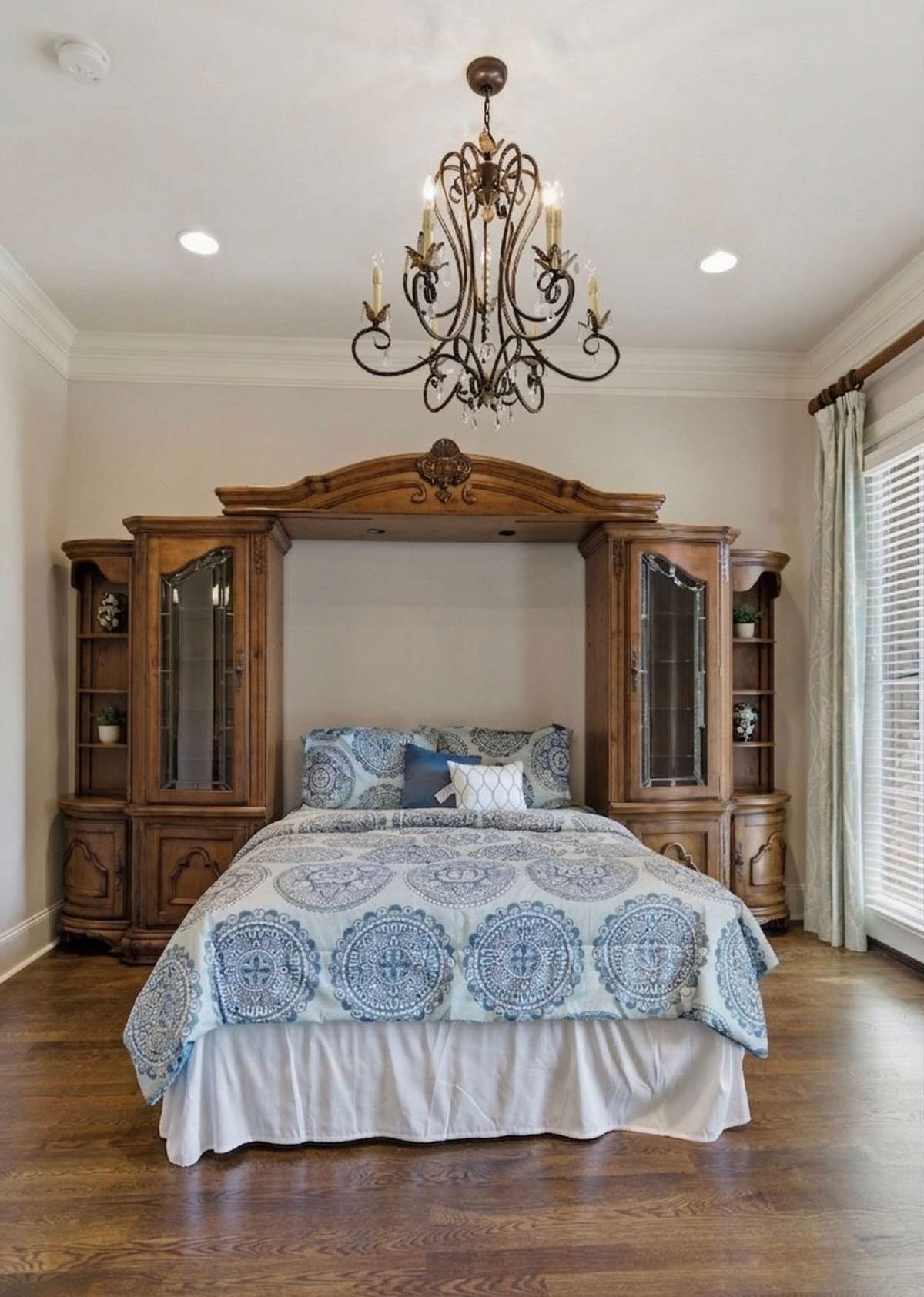Guest bedroom is to the right when you walk in. It has its own en-suite.